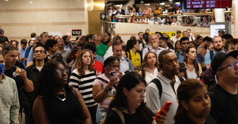 The US’s busiest transit hub was hit by several days of delays amid the heat wave