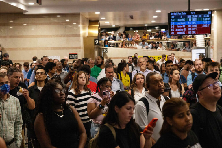 US’s busiest transit hub hit by delays as infrastructure breakdowns hit during heat wave